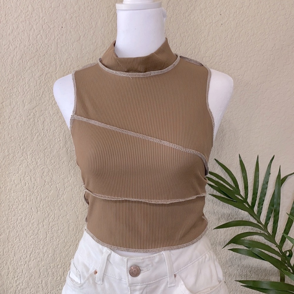 Mock neck patch crop